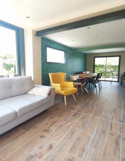 Peinture et tapisserie avec nuancier de vert pour cette maison à Mondeville Cavaldos (14) - 2B Peinture