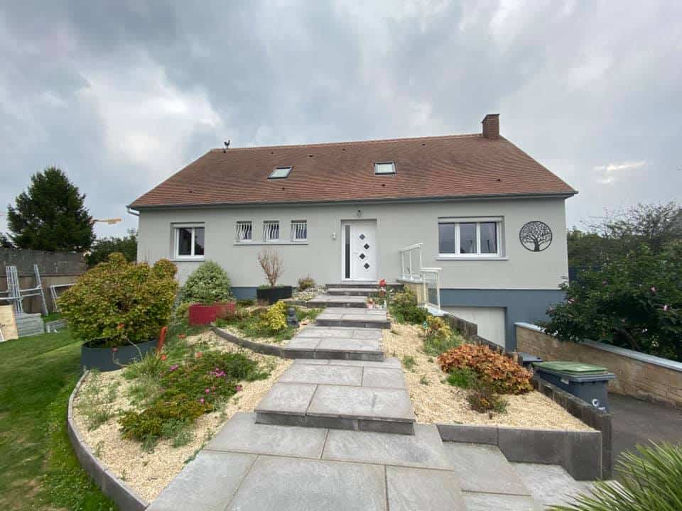 Ravalement avec réparation murale d'une maison près de Caen, 14