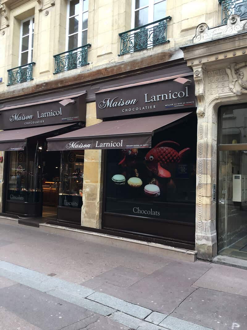 Ravalement façade commerce à Caen (avant travaux) - Rénovation de façades